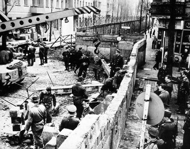 must-see-black-and-white-historic-moments-12