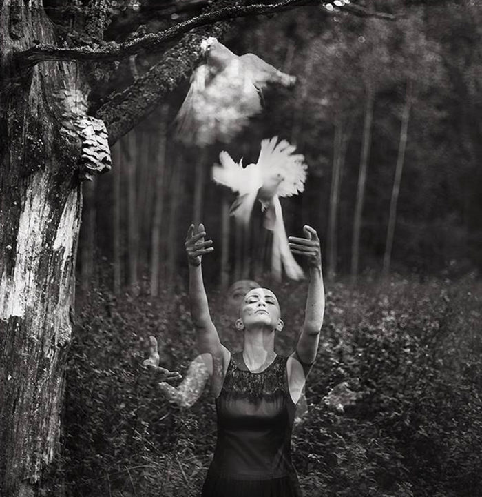 La fotografia surreale e magica nelle foreste della Lituania, di Raggana