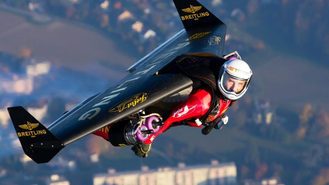 due-ragazzi-con-dei-jetpack-sorvolano-dubai-in-un-video-mozzafiato