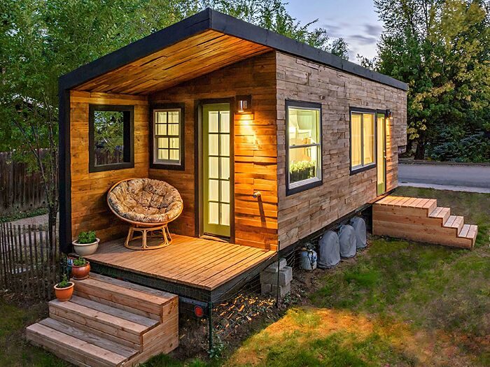 Case in legno stile americano. case in legno bifamiliare. grande ... Case in legno stile americano