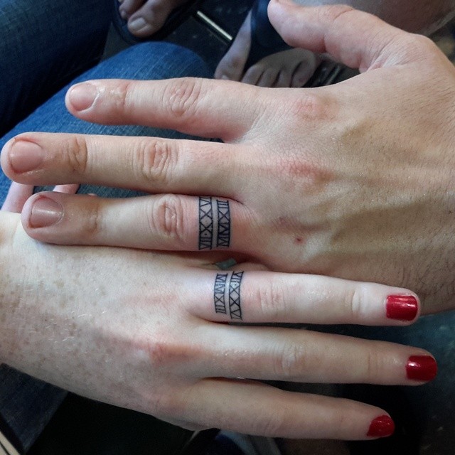 Fede sales nuziale tatuata