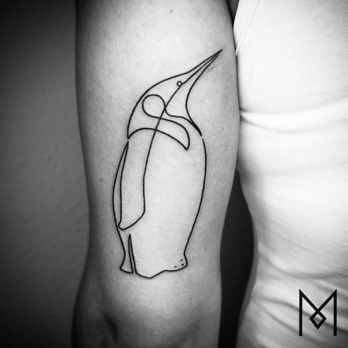 Vi piacciono le curve e i tatuaggi? Vi piacciono le curve e i tatuaggi?