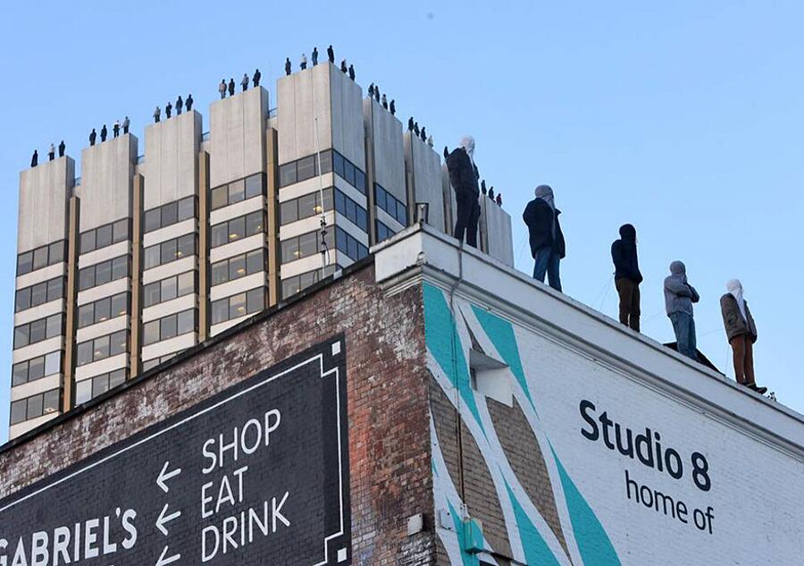 Installazione d'arte contro il suicidio, ITV Londra, Mark Jenkins