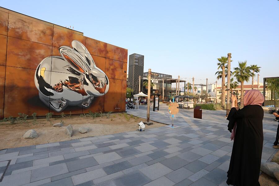 Street Art Chrome Rabbit Dubai Bikismo