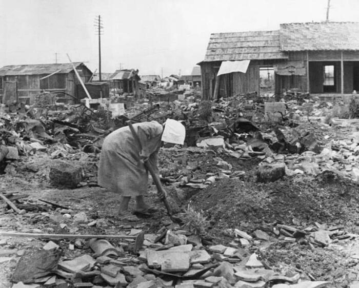 Effetti Della Bomba Atomica Sull'uomo E L'ambiente 33 foto mostrano gli effetti devastanti della bomba atomica su Hiroshima