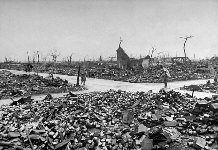 Effetti Della Bomba Atomica Sull'uomo E L'ambiente 33 foto mostrano gli effetti devastanti della bomba atomica su Hiroshima