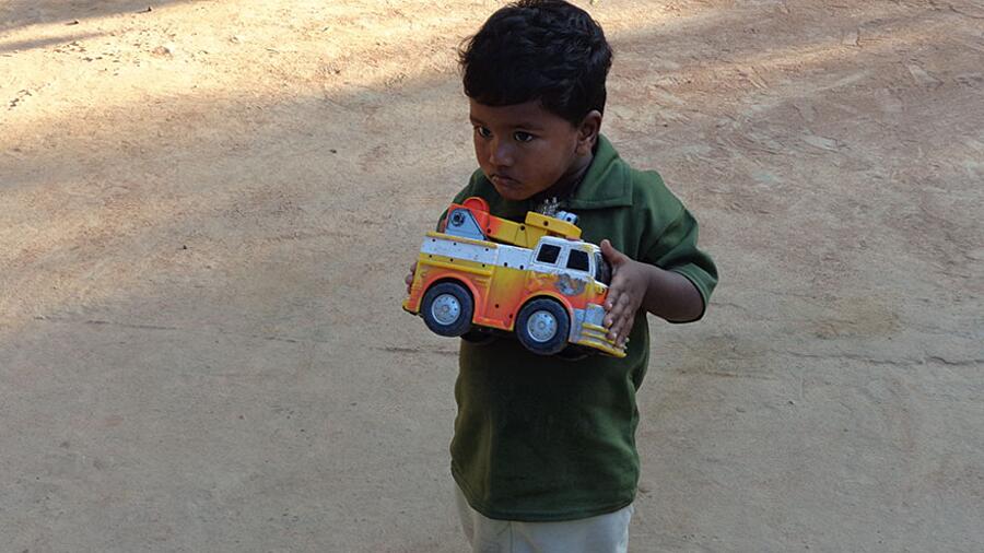Giocattolo preferito da bambini di tutto il mondo con redditi diversi Giocattolo preferito da bambini di tutto il mondo con redditi diversi