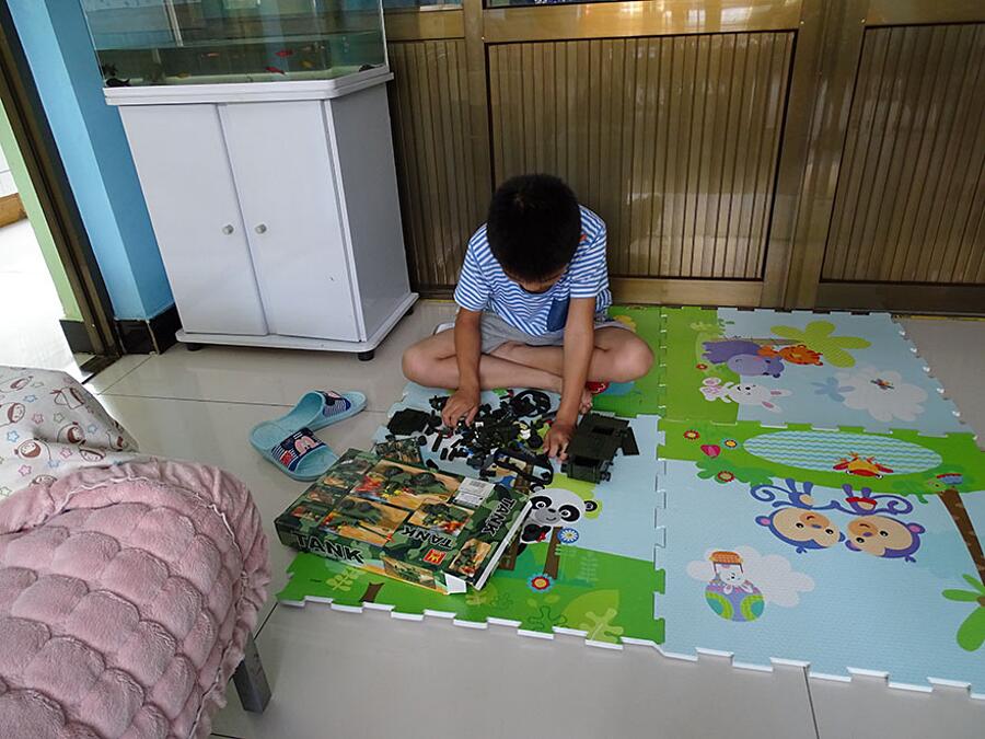 Giocattolo preferito da bambini di tutto il mondo con redditi diversi Giocattolo preferito da bambini di tutto il mondo con redditi diversi