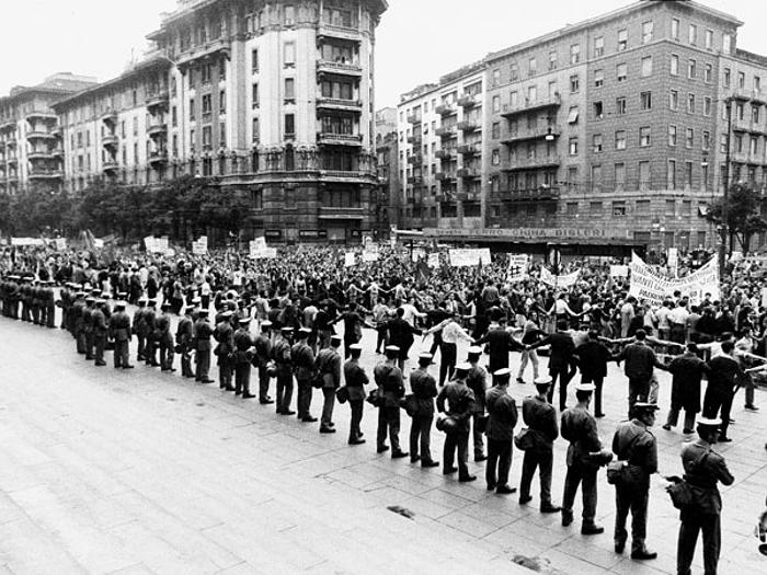 Le immagini più belle dei movimenti del 68 nel mondo - Milano