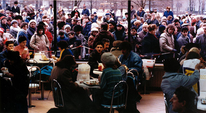 Apertura Primo McDonald's Mosca 1990