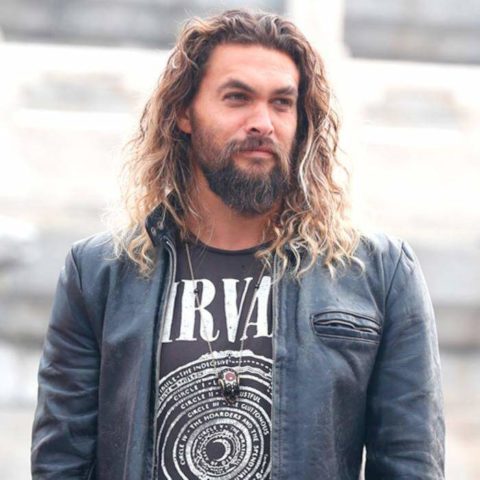 Download Il libro da colorare di Jason Momoa riduce lo stress ed è in vendita