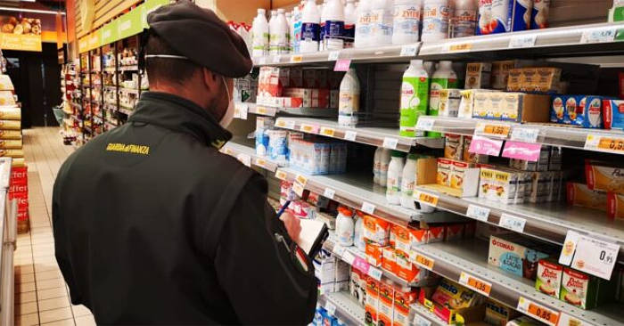 Supermercato raddoppia i prezzi speculando sul coronavirus, denunciato gestore in Piemonte Supermercato raddoppia i prezzi speculando sul coronavirus, denunciato gestore in Piemonte