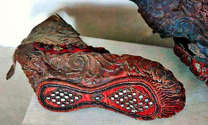 scarpa-antica-2300-anni-siberia-sciti-3.jpg