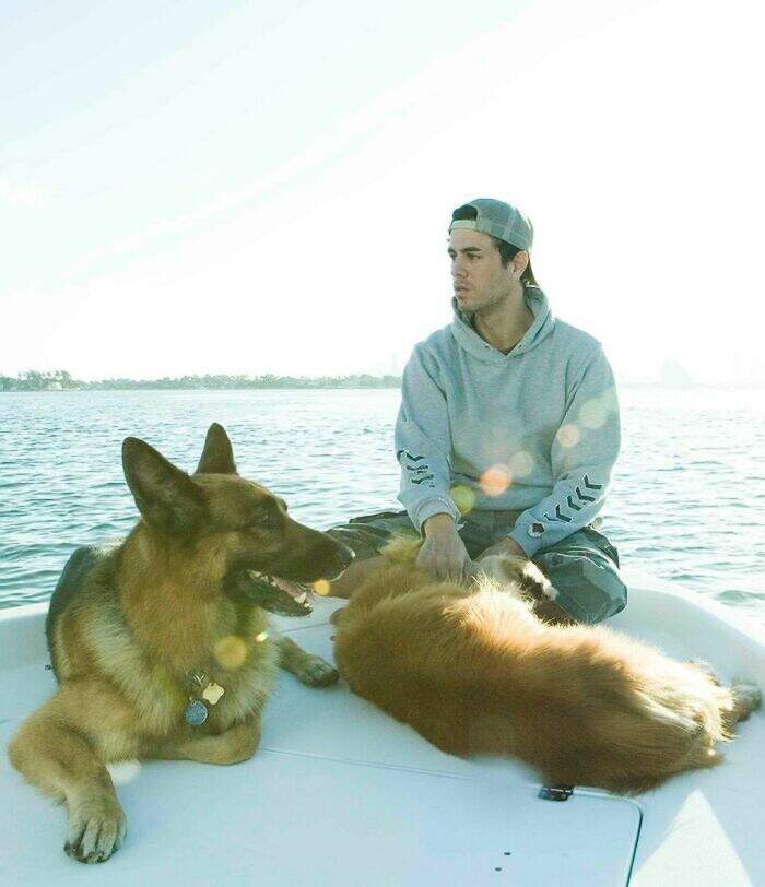 VIP e personaggi famosi con i loro cani VIP e personaggi famosi con i loro cani