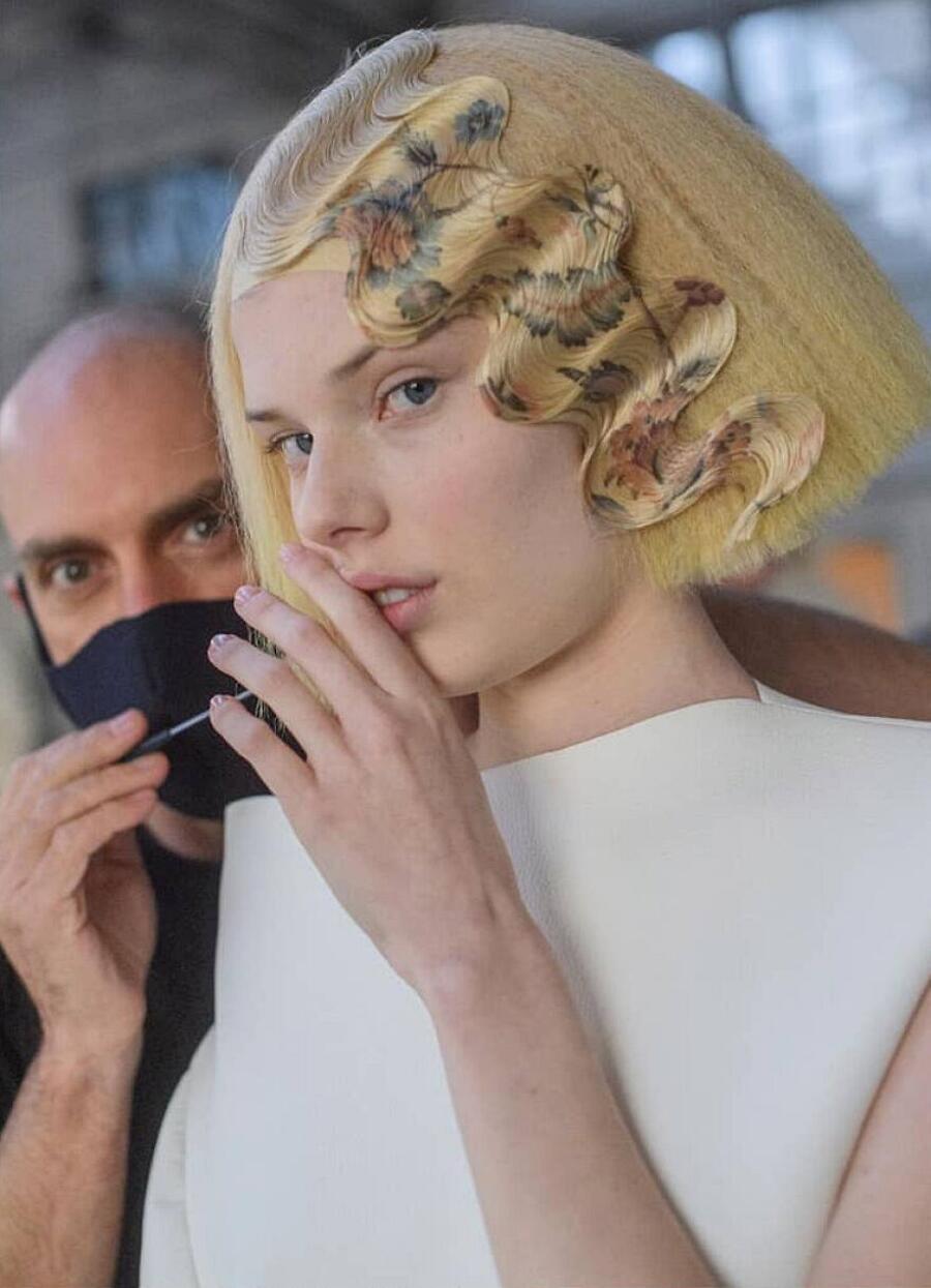 Impresión fotográfica en el cabello de Alex Ferrer