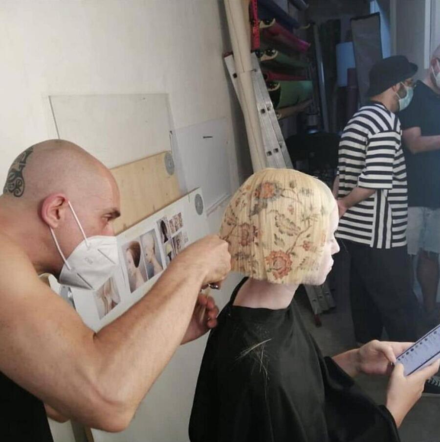 Impresión fotográfica en el cabello de Alex Ferrer