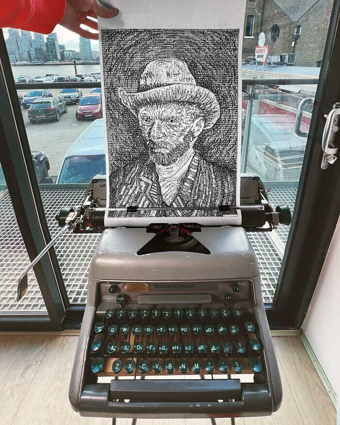 disegni con macchina da scrivere James Cook disegni con macchina da scrivere James Cook